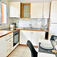 Modern Trendy 1BR Ground Floor Apartment