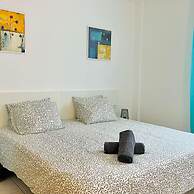 Modern Trendy 1BR Ground Floor Apartment