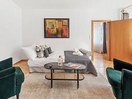 SKY9 Apartments District 18