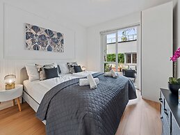 SKY9 Apartments District 18