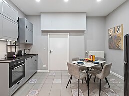 SKY9 Apartments District 18