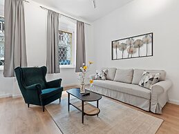 SKY9 Apartments District 18