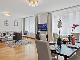 SKY9 Apartments District 18