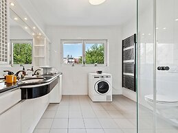 SKY9 Apartments District 18