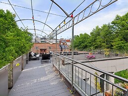 SKY9 Apartments District 18