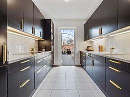 SKY9 Apartments District 18