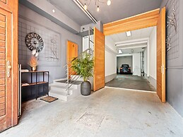 SKY9 Apartments District 18