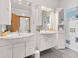 SKY9 Apartments District 18