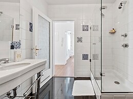 SKY9 Apartments District 18