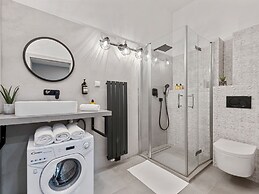 SKY9 Apartments District 18