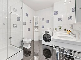 SKY9 Apartments District 18