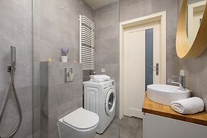 Dietla Apartment With A/C by Renters