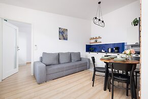 Dietla Apartment With A/C by Renters