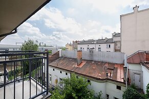 Dietla Apartment With A/C by Renters