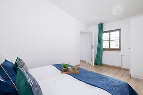 Dietla Apartment With A/C by Renters