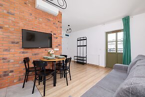 Dietla Apartment With A/C by Renters