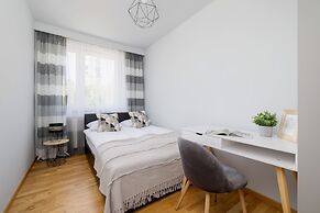 Family Katowice Apartment by Renters