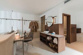 Folie Marine Beach Hotel & Club