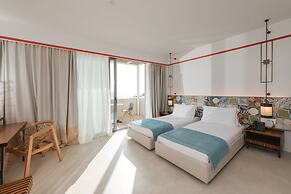 Folie Marine Beach Hotel & Club