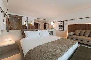Folie Marine Beach Hotel & Club