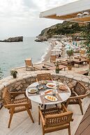 Folie Marine Beach Hotel & Club