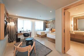 Folie Marine Beach Hotel & Club