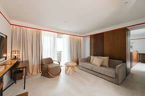 Folie Marine Beach Hotel & Club