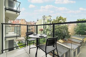 Modern Apartment With Parking by Renters