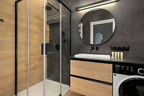 Modern Apartment With Parking by Renters