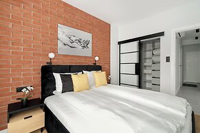 Modern Apartment With Parking by Renters