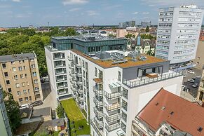 Modern Apartment With Parking by Renters