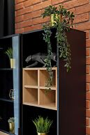 Modern Apartment With Parking by Renters