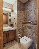 Grey Hotel