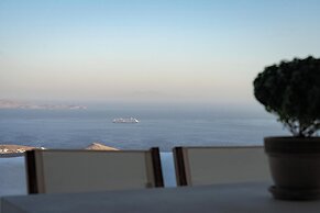 Morfes Luxury Apartments