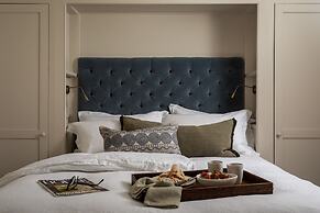 Charming Mews House in Historic Winchester