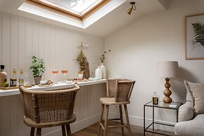 Charming Mews House in Historic Winchester