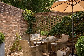 Charming Mews House in Historic Winchester