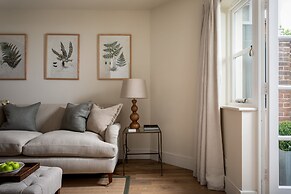 Charming Mews House in Historic Winchester
