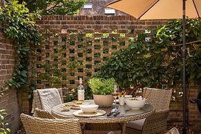 Charming Mews House in Historic Winchester