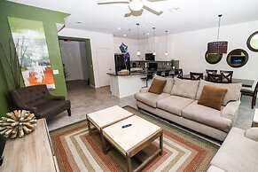 Amazing 4 Bedroom House Near Disney