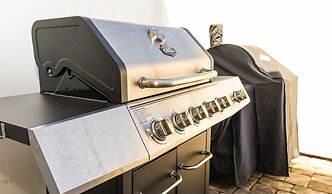 Amazing 4 Bedroom House Near Disney