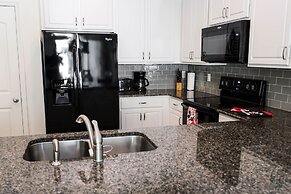 Amazing 4 Bedroom House Near Disney