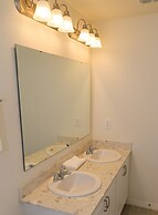 Amazing 4 Bedroom House Near Disney