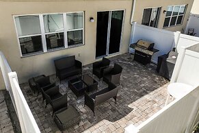 Amazing 4 Bedroom House Near Disney