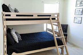 Amazing 4 Bedroom House Near Disney