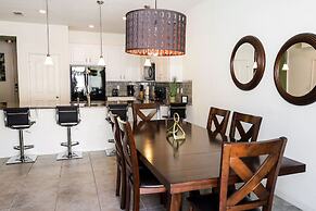 Amazing 4 Bedroom House Near Disney