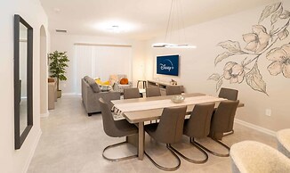 Luxurious Townhouse With Themed Rooms Near Disney