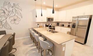 Luxurious Townhouse With Themed Rooms Near Disney