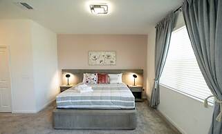 Luxurious Townhouse With Themed Rooms Near Disney