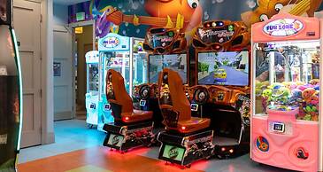 Luxurious Townhouse With Themed Rooms Near Disney